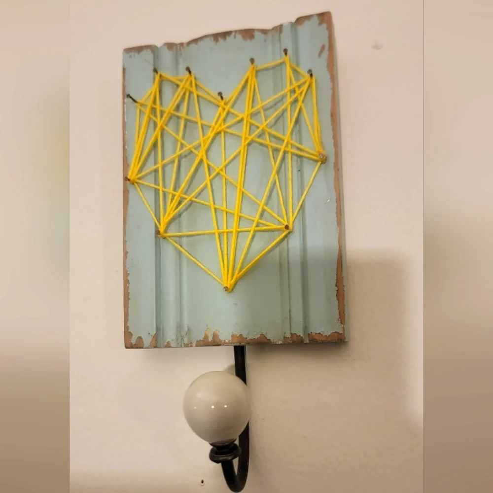 Heart-shaped string art thread hook hanger!